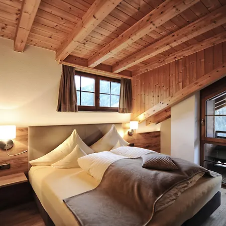 Dorfstadl Hotel 4*