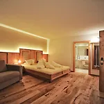 Dorfstadl Hotel 4*