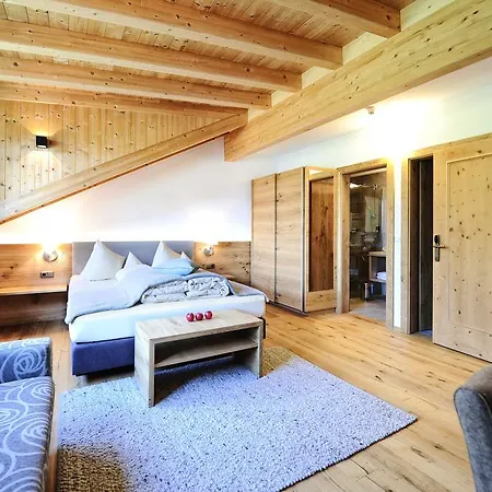 Dorfstadl 4*