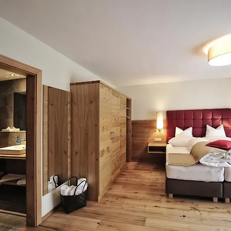 Dorfstadl Hotel 4*